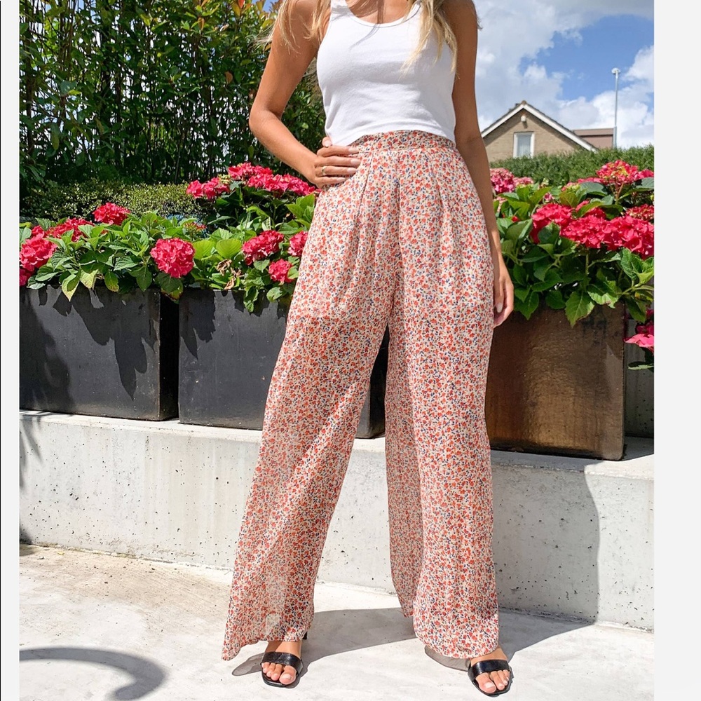 New Look wide leg pants in red pattern ♥️ size 2